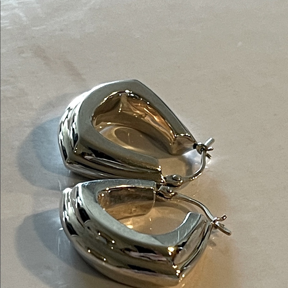Elegant 925 polished Hoop Earrings